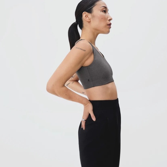 EVERLANE “The Perform Bra” - Picture 3 of 6